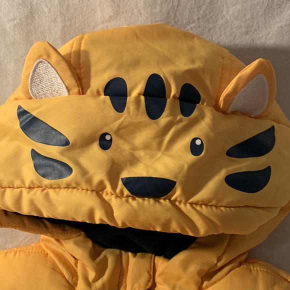 Little Me Brand Yellow Puffer LION Vest Size 2T Full Zip Cute lion head on hood - Picture 2 of 4